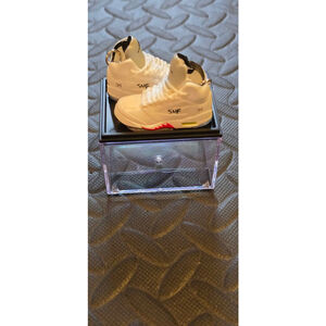 Unisex Sneaker Keychain Pair - White